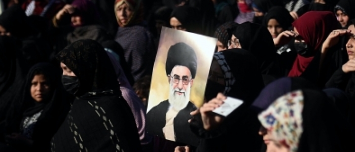 Trump all'Iran: "Spero non voglia conseguenze per il mancato accordo" | Khamenei: "Portaerei Usa nel Golfo potrebbe essere affondata"