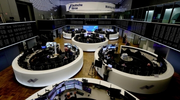 Attacchi in Iran, "raso al suolo l'edificio dove si stava eleggendo il successore di Khamenei" | Borse europee in caduta: bruciati 565 miliardi