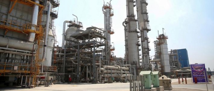 Iran, perch&eacute; la guerra fa volare i prezzi di bollette, benzina, spesa e mutui