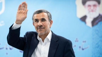 Iran, smentita la morte di Ahmadinejad | Chi l'ex presidente "intransigente"