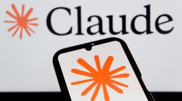 Fuga da ChatGpt dopo l&rsquo;accordo con il Pentagono. Tutti ora vogliono Claude