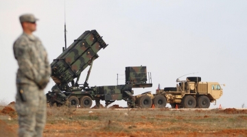 Iran, dopo Trump anche Netanyahu avvisa: "Stiamo spezzando le ossa a Teheran, ma non abbiamo finito" | La Turchia schiera i Patriot "in consultazione con Nato"