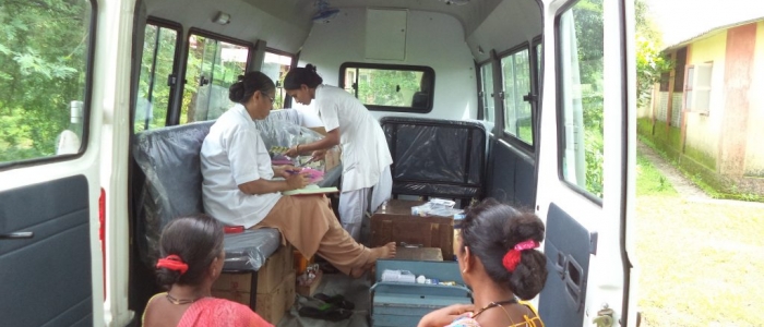 India, ospedale nega l'ambulanza: padre trasporta neonato morto in una scatola