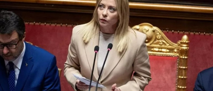 Meloni in Parlamento: "Attacco all'Iran fuori dal diritto internazionale" | E condanna la strage delle bambine