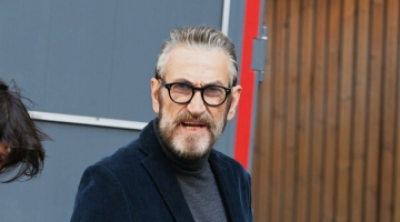 Marco Giallini, brutta caduta ad Aosta: frattura alla gamba e intervento chirurgico