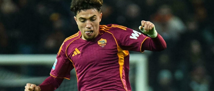 Roma, rapina a casa del calciatore El Aynaoui: minacciato e chiuso in una stanza con la famiglia