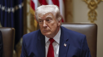 Trump: "Progressi con l'Iran, senza intesa distruggeremo Kharg" | Bessent: "Riprenderemo il controllo di Hormuz"