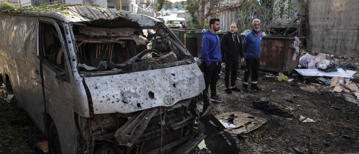 Trump: "L'Iran ci ha chiesto un cessate il fuoco" | Teheran: non &egrave; vero | Vance: il presidente sta perdendo la pazienza