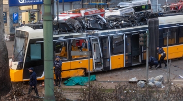 Tram deragliato a Milano, il conducente ai pm: "Svenuto prima di aver saltato la fermata"
