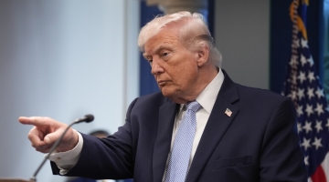 Iran, Trump: "Pessima gestione del petrolio a Hormuz, non &egrave; l'accordo" | Gli Usa chiedono a Israele una de-escalation in Libano