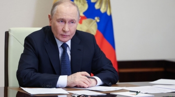 Ucraina, Putin annuncia un cessate il fuoco per la Pasqua ortodossa: c'&egrave; l'ok di Zelensky | Il presidente ucraino: "Ora ripristinare le sanzioni energetiche contro la Russia"