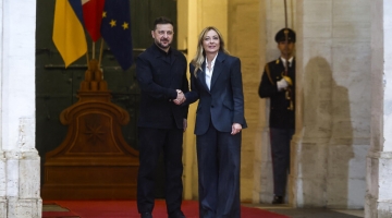 Meloni incontra Zelensky: "Sempre al fianco di Kiev, in gioco la sicurezza Ue" | "L'Occidente diviso &egrave; un regalo a Mosca"