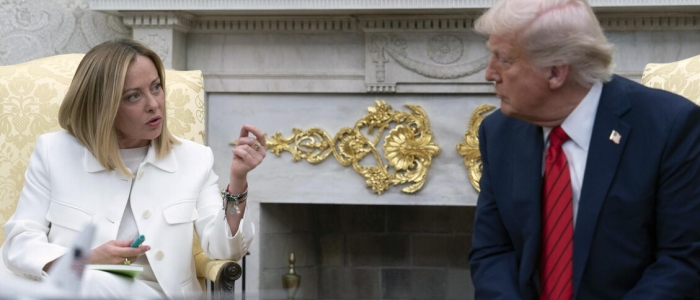 Trump attacca ancora Meloni: "Con chi nega aiuto non pi&ugrave; lo stesso rapporto" | Iran: "Aprire Hormuz o blocchiamo il Mar Rosso" | Media: "Accordo di principio su rinnovo tregua"