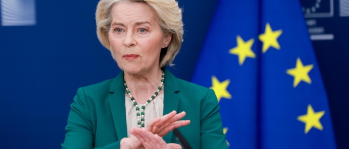 Social media, arriva l'app per verificare l'et&agrave; | Von der Leyen: "Algoritmo fa male, ora piattaforme non hanno pi&ugrave; scuse"