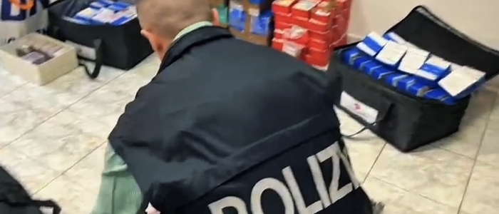 Frosinone, oltre 600 kg di hashish nel frigorifero: arrestati mamma e figli