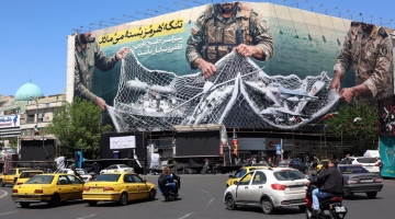 Lascia il segretario della Marina americana | l'Iran sequestra due portacontainer | Teheran riceve i primi introiti dei pedaggi imposti a Hormuz