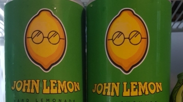 Yoko Hono fa ritirare dal mercato la birra John Lemon: ecco cosa &egrave; successo