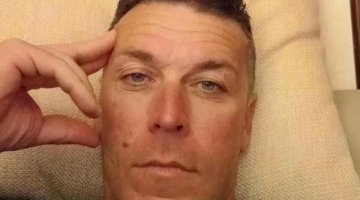 Massa, la verit&agrave; dell'autopsia sulla morte di Giacomo Bongiorni: "Il pugile a cavalcioni sopra di lui, poi il calcio alla testa"