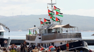 Flotilla, la delegazione italiana denuncia: "Il convoglio in Libia &egrave; sotto attacco" | Attivisti potranno rientrare in Italia