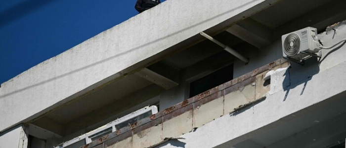 Romania, drone russo su un palazzo | Bucarest chiude il consolato | Il Cremlino: "Risponderemo"