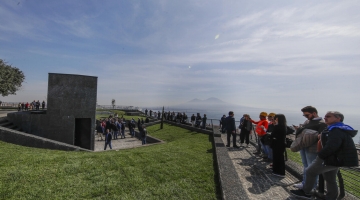Napoli, per scattare un selfie cade dal Monte Echia: grave turista 20enne