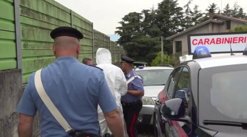 Milano, investe e uccide un uomo dopo una lite per una ragazza: arrestato