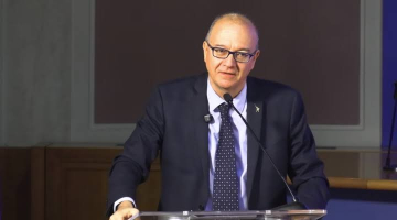 Stretta sui "diplomifici", ministro Valditara: "La scuola italiana si fonda sul merito"