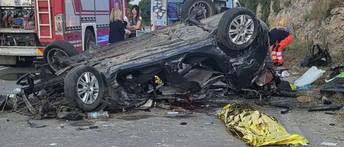 Foggia, auto esce di strada e si ribalta pi&ugrave; volte: morti tre giovani