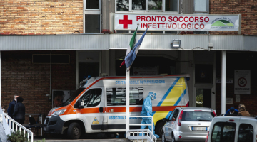 Napoli: bambina di due anni in ospedale per aver ingerito droga