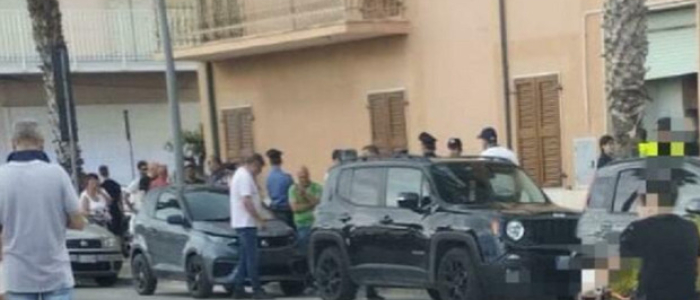 Ucciso a coltellate in casa a Civitanova Marche, in carcere la compagna 33enne: "In shock accanto al cadavere"