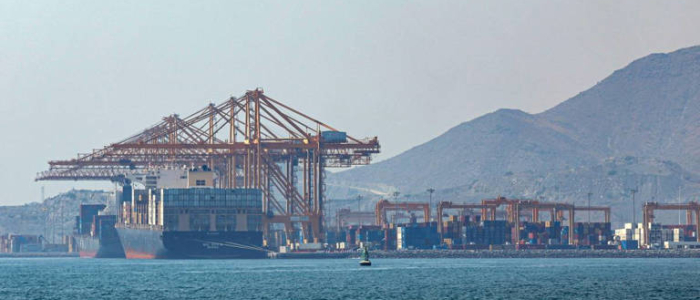 Iran, terminata dopo cinque ore la terza ondata di raid Usa | La rappresaglia di Teheran: missili sui Paesi del Golfo, colpite due navi a Hormuz
