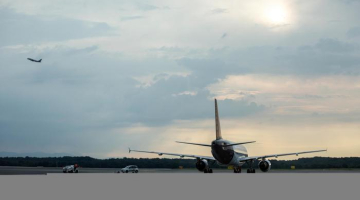 Malore in volo per il comandante, atterraggio d'emergenza a Malpensa