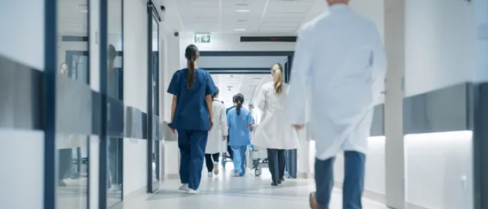 Firmato il contratto della Sanit&agrave;: fino a 240 euro lordi in pi&ugrave; al mese per gli infermieri
