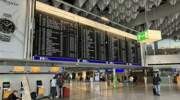 Casi di malaria all'aeroporto di Francoforte, sei dipendenti contagiati: uno &egrave; morto