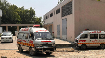 Pakistan, incendio in un reparto di ginecologia: 14 neonati morti a Islamabad