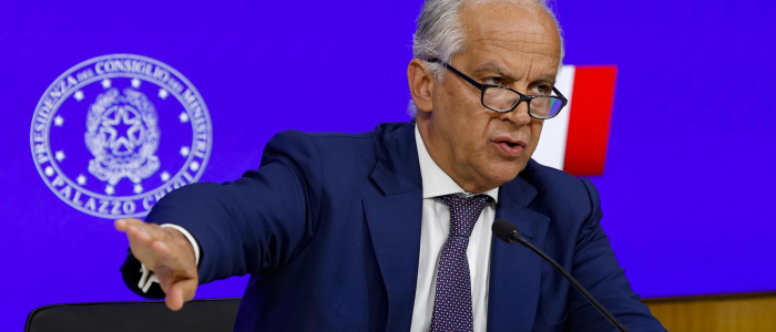L'Italia proroga la sospensione di Schengen con la Spagna per 15 giorni | La replica di Madrid: "Controlli sugli arrivi estesi per 2 settimane"