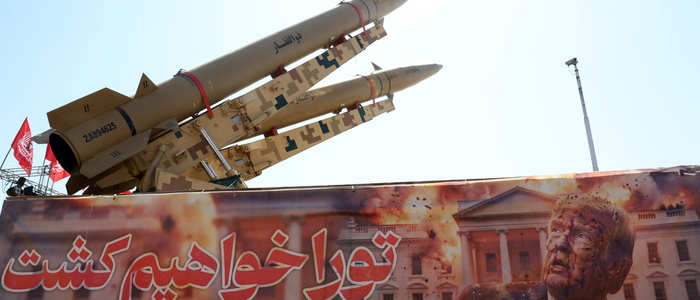 Fuoco incrociato tra Usa e Iran | Colpite basi americane a Erbil | Ft: la Russia ha aiutato Teheran a sviluppare missili supersonici