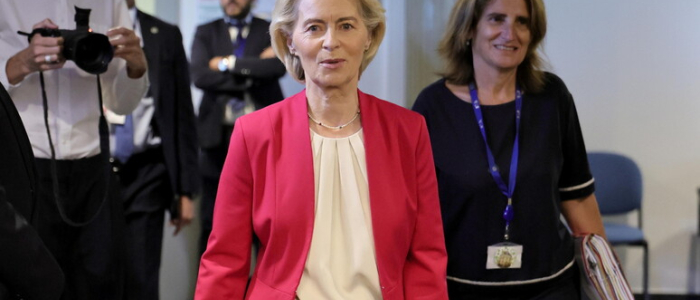 Von der Leyen: "Vogliono frantumare l'Ue, lottiamo per la nostra Europa" | "Ceuta &egrave; Europa"