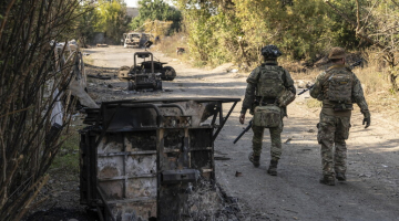 Ucraina, media: "Attaccato treno Kiev-Mykolaiv" | Usa: "007 russi pianificano omicidi mirati negli Stati Uniti e in Europa"
