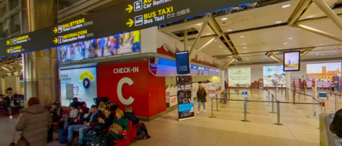 Bologna, provano a imbarcarsi su un volo per Tel Aviv con passaporti falsi: denunciati