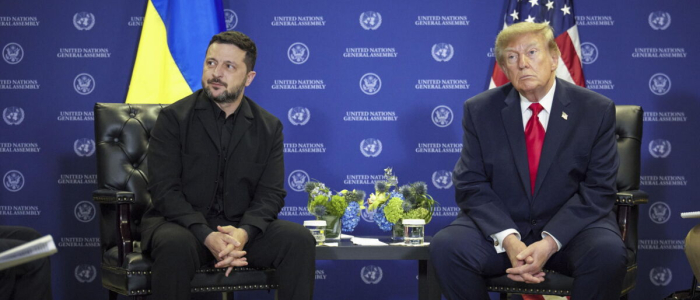 Zelensky al Financial Times: "Riprenderemo attacchi a raffinerie russe" | Musk: "&Egrave; ora che se ne vada"