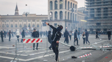 La procura di Milano: "Azioni distruttive di rara violenza" | Danni per almeno un milione