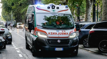 Pordenone, bimbo di 4 anni cade dalla terrazza: il padre si lancia, lo afferra al volo e lo salva